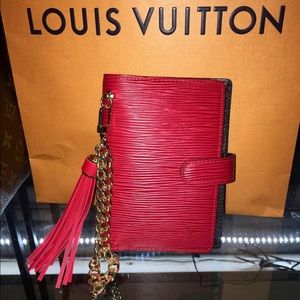 Authentic Louis Vuitton Epi Agenda Cover